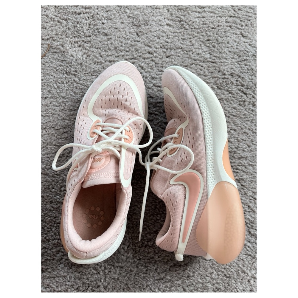 Nike joyride run pink size 8